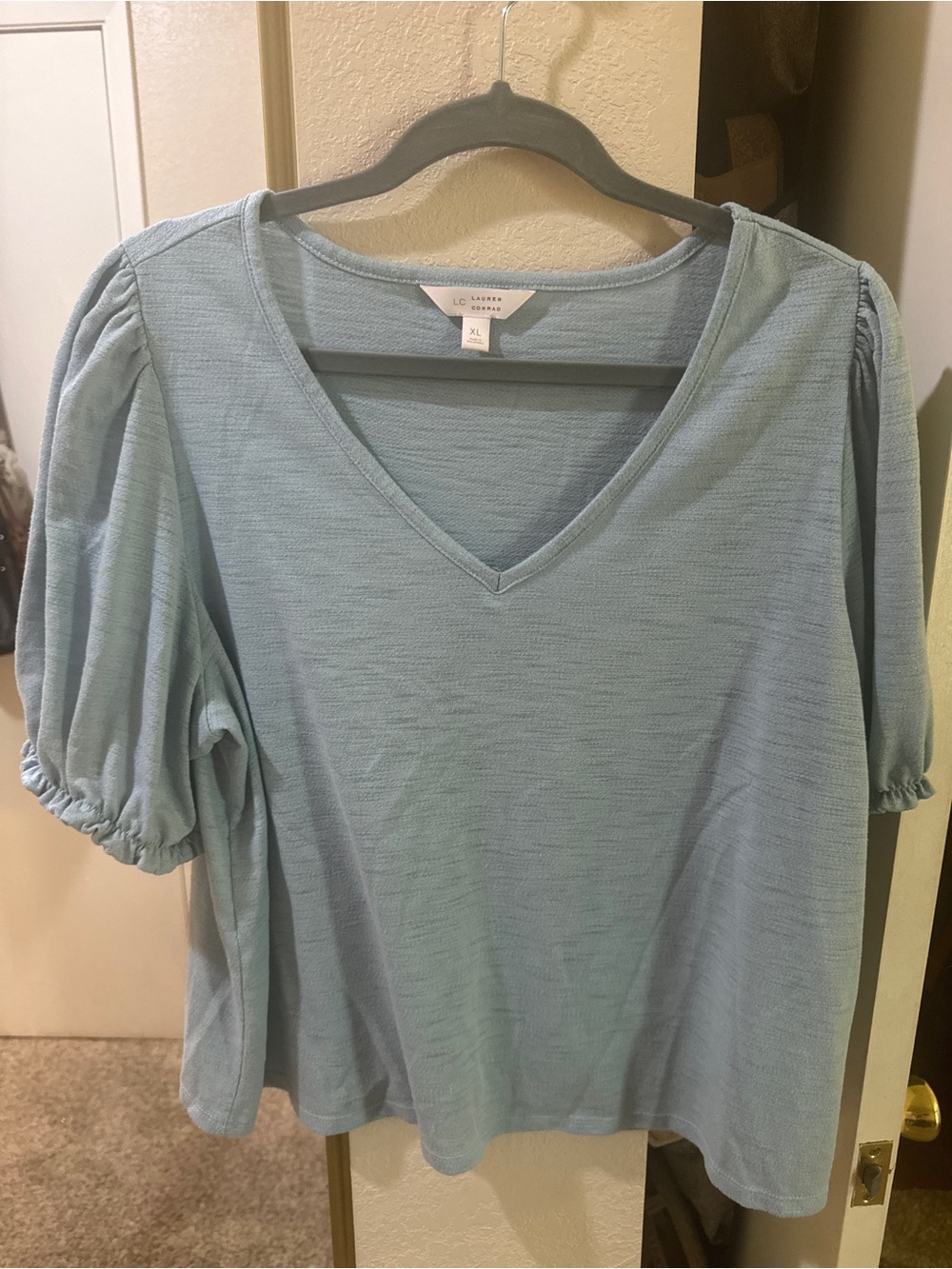 Women’s XL Lauren Conrad Blue V-Neck Puff Sleeve Top